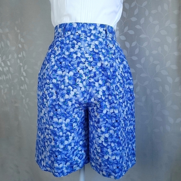 Vintage 100% Silk Floral Print Flowy Long Shorts With Pockets Talbots Blue 6 P - Picture 7 of 15